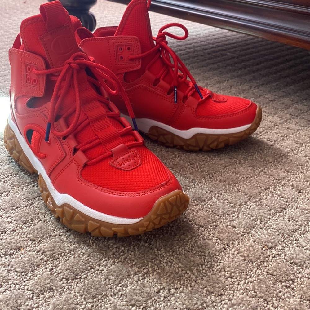 Only Worn Once!! 5 1/2 Champion Red